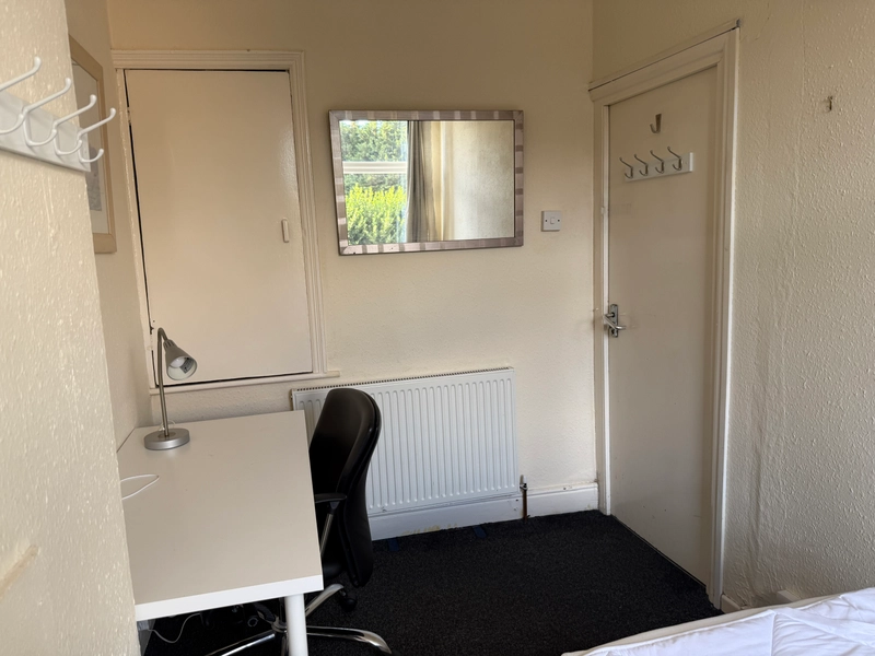 Claude Street: 4 bed, 2 Bathrooms Student NG7 2LA - Thumbnail 10